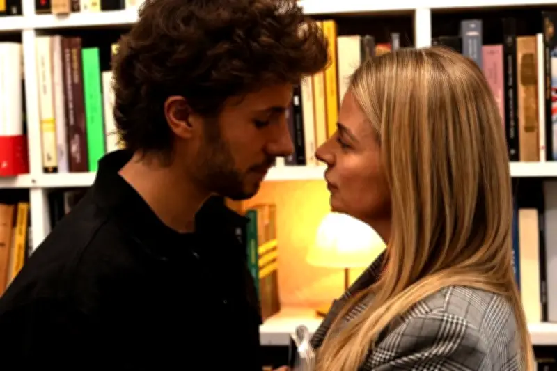 Para el amor no hay edad: anciano de 90 años pide en matrimonio a su novia de 89