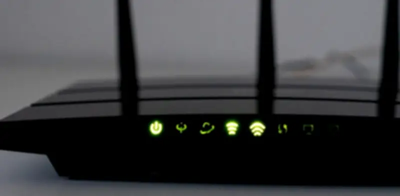¿Parpadea la luz de tu router WiFi? Podrían estar robándote internet