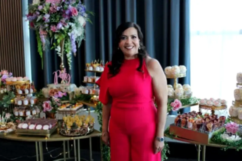 Paty Zambrano recibe múltiples felicitaciones en emotivos encuentros sociales