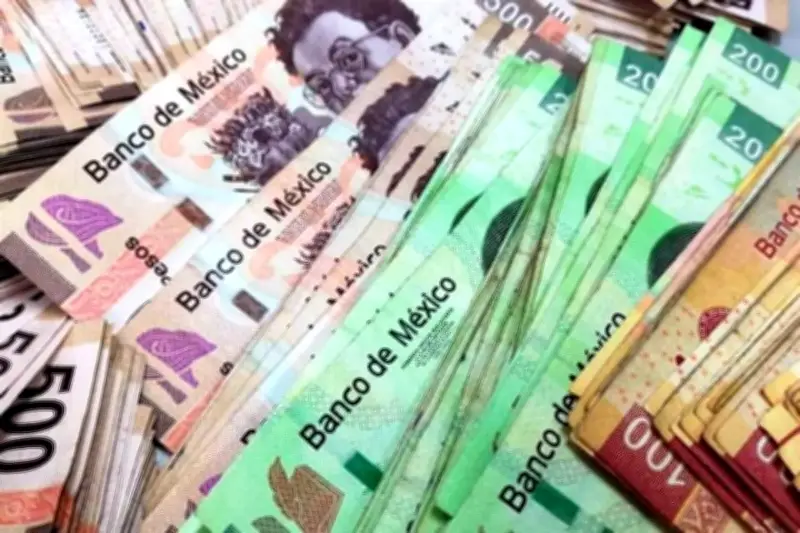 Pemex Impulsa Emisión de Deuda en México a un Récord Mensual Histórico