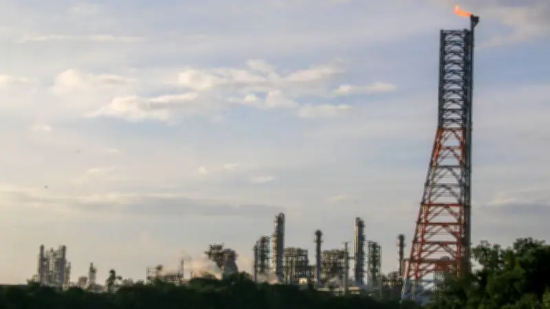 Pemex reporta desplome de casi 45% en exportaciones de petróleo mexicano en 2026