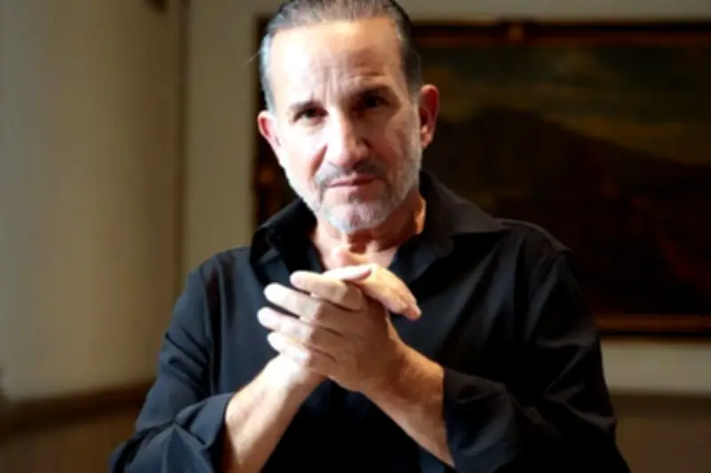 Plutarco Haza: Un actor mexicano con una agenda repleta de proyectos