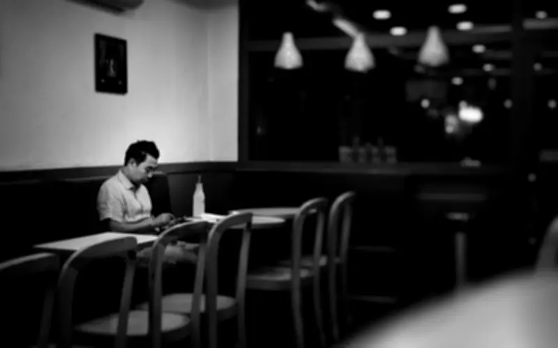 ¿Pocos amigos? La psicología revela que la calidad importa más que la cantidad