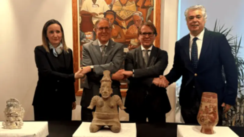 Portugal devuelve a México tres piezas arqueológicas en histórico acto de restitución