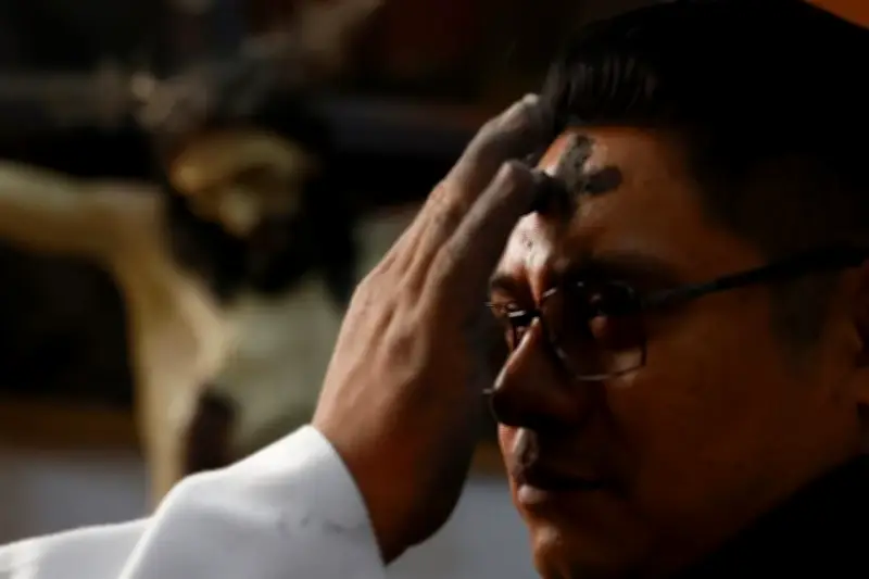 Preparativos para el Miércoles de Ceniza en Tepito: Ritual Católico de Reflexión