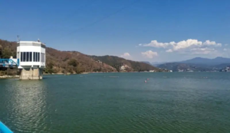 Presa Valle de Bravo mantiene extracción controlada para evitar derrames tras recuperación histórica