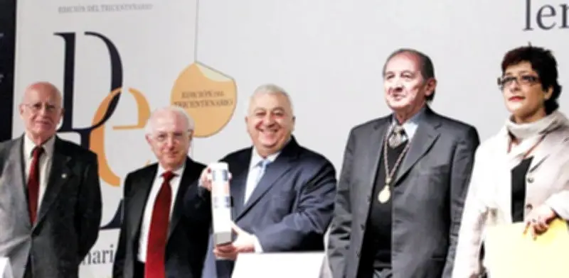 Presentan nueva edición del Diccionario de la Lengua Española con cambios sustanciales