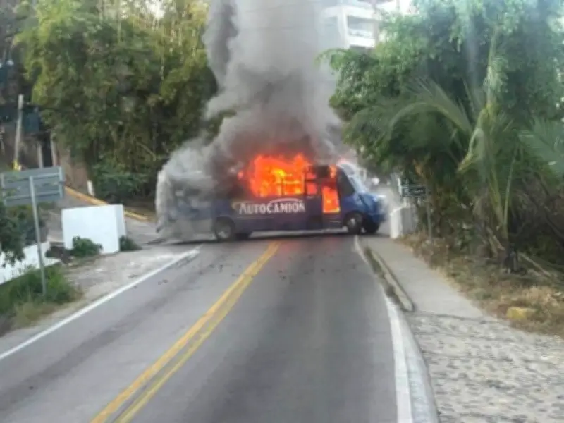 PRI denuncia narco bloqueos coordinados tras abatimiento del Mencho en 8 estados