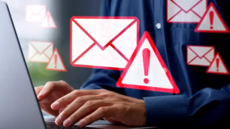 Profeco alerta sobre correos falsos que simulan multas y clausuras a proveedores