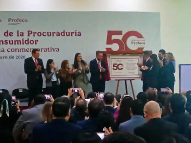 Profeco celebra 50 años de protección al consumidor con ceremonia en Los Pinos