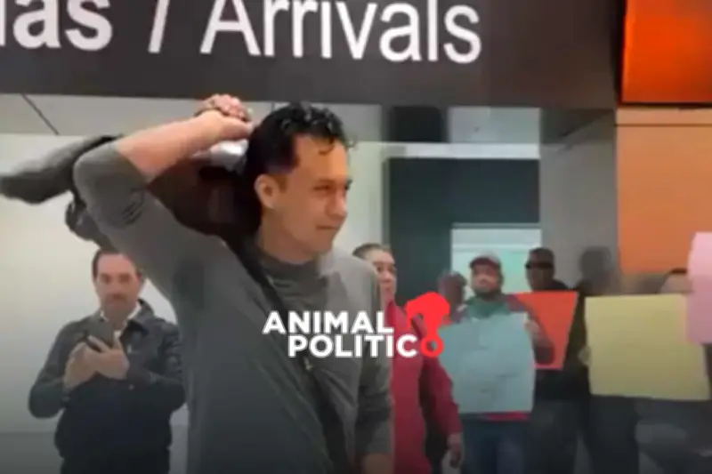 Protestas en Aeropuerto de Chihuahua por Políticas de Marx Arriaga en SEP