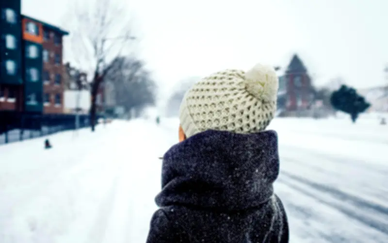 Puebla concluye horario de invierno escolar; estudiantes regresan a horarios habituales