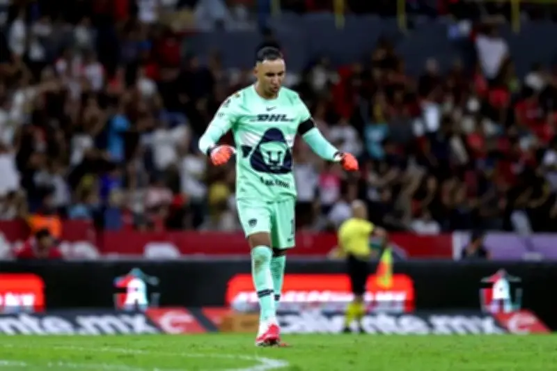 Pumas Deja Escapar Triunfo Ante Atlas por Falla de Navas en el Clásico