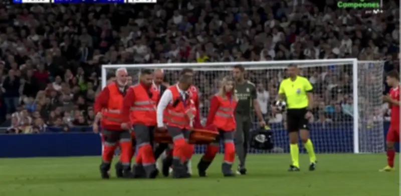 Raúl Asensio recibe el alta médica tras descartarse lesión cervical grave en el Real Madrid