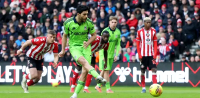 Raúl Jiménez brilla con doblete y lidera al Fulham a victoria clave en la Premier League