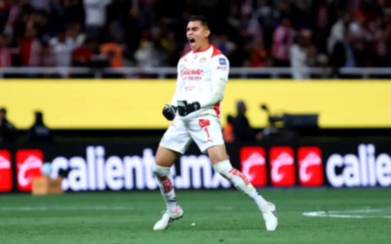 Raúl 'Tala' Rangel: La Muralla de Chivas que Sueña con el Mundial 2026