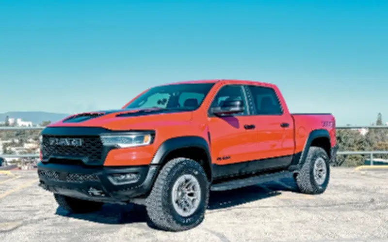 Ram RHO: La reina efímera que enfrenta el regreso del gigante TRX