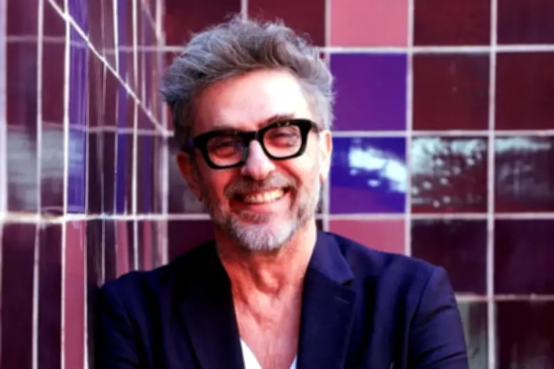 Rambert Conmueve al Público con una Puesta en Escena de Sencillez y Profundidad