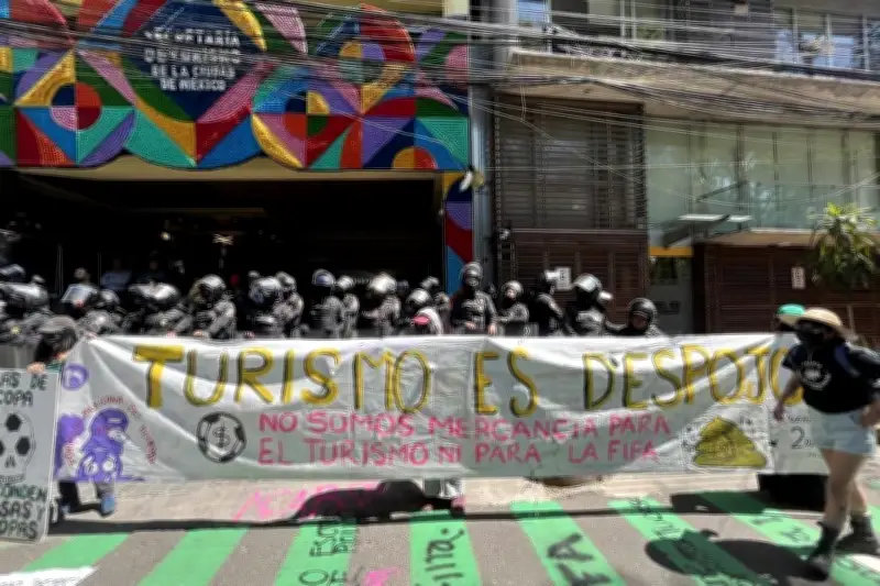 Rechazan turistificación por Mundial frente a Sectur: comunidades en alerta