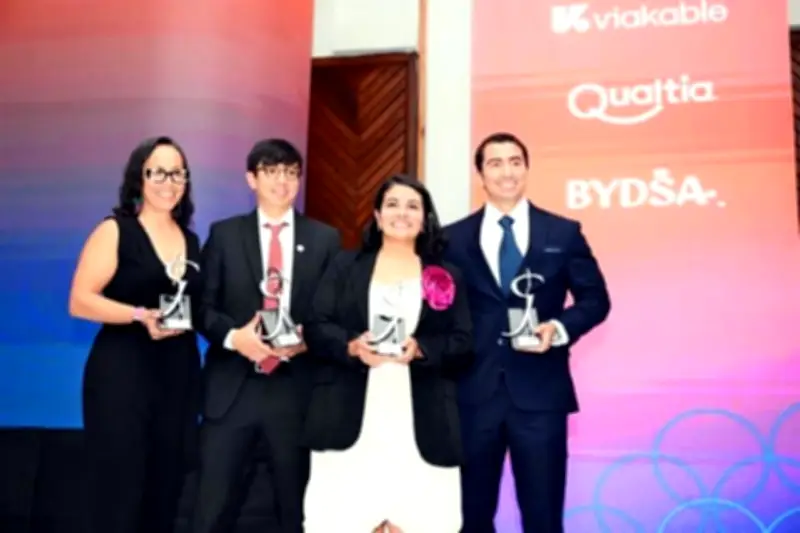 Reconocen a Científicos Jóvenes y Consolidados por sus Contribuciones al Desarrollo