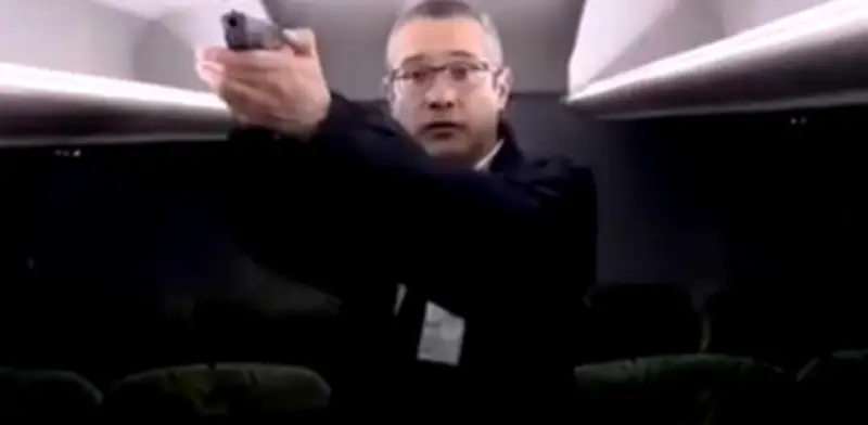 Reconstruyen la muerte de cuatro asaltantes por un 'justiciero' en autobús México-Toluca