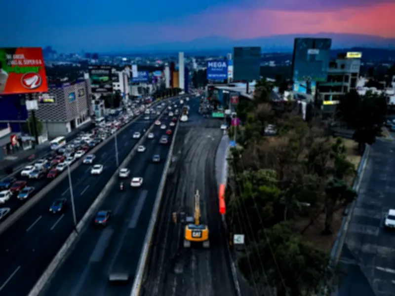 Rehabilitación del Periférico Norte en Naucalpan avanza con concreto de alta resistencia
