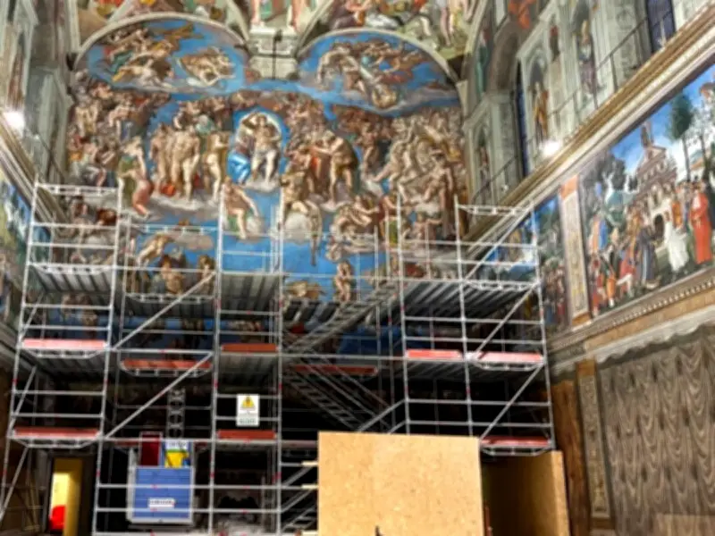 Restauradores del Vaticano limpian el 'Juicio Final' de Miguel Ángel en la Capilla Sixtina