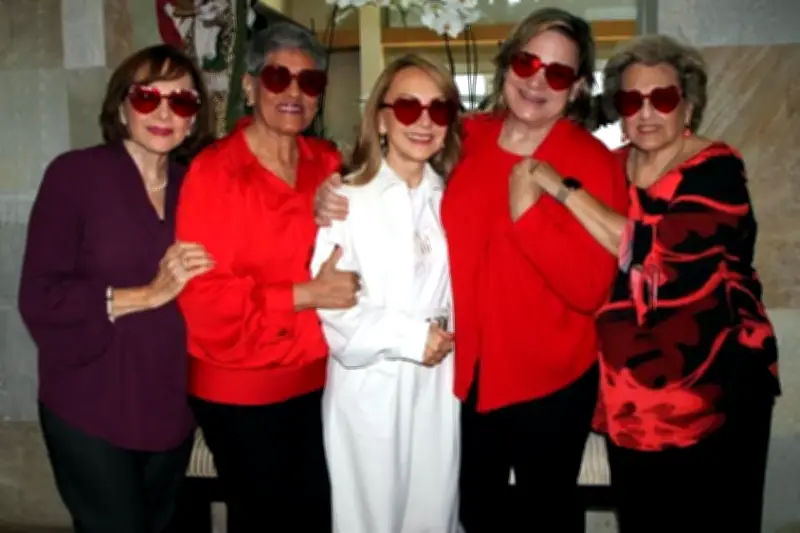 Reunión Mensual de Damas Destacadas en la Sociedad Mexicana