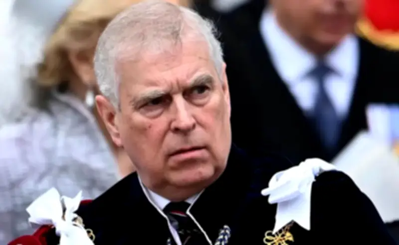 Rey Carlos III ofrece colaborar con la policía en investigación sobre su hermano Andrés y caso Epstein