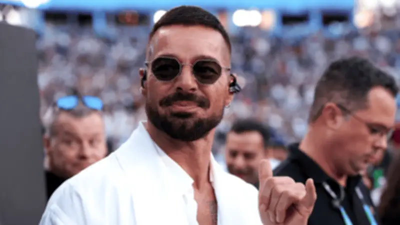 Ricky Martin se sorprende con promoción de bebida gratis en Miami tras carnaval de Río