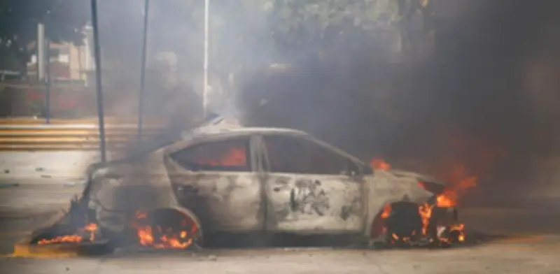 Robo y quema de autos en bloqueos: qué cubre el seguro y qué dice la ley en México