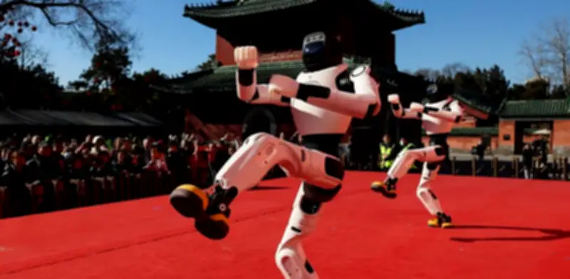 Robots humanoides protagonizan la Gala del Año Nuevo Lunar en China con coreografías de artes marciales