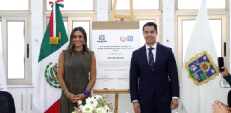 Rojo de la Vega y Macías Olvera firman Carta de Amistad entre Cuauhtémoc y Querétaro