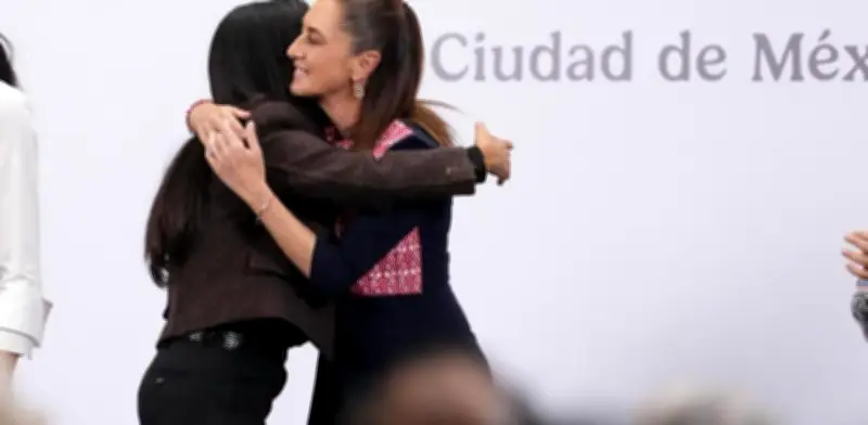 Salma Hayek celebra incentivos fiscales de Sheinbaum para el cine mexicano