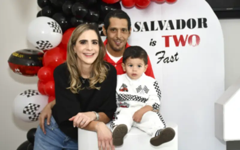 Salvador López Navarrete celebra su cumpleaños con temática de autos de carreras en Jalisco