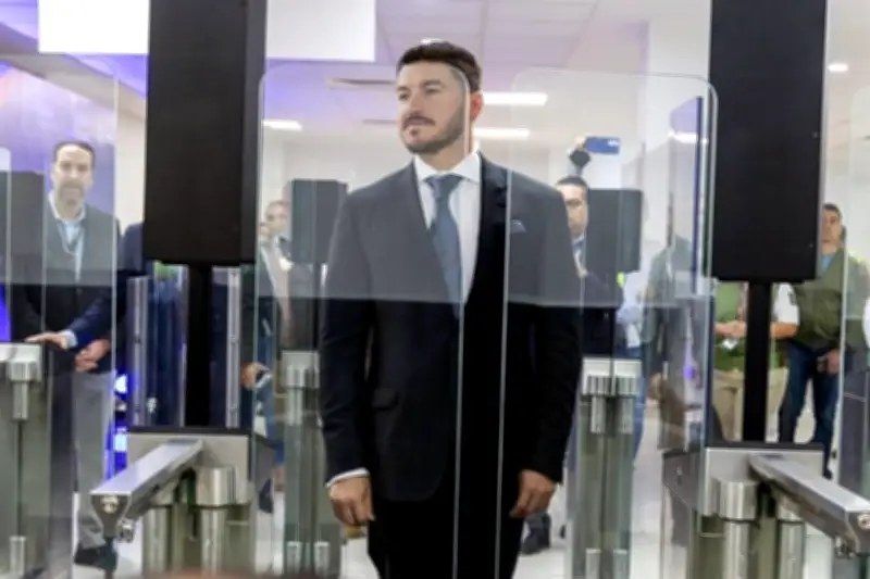 Samuel García viaja a Texas para analizar estadios y proyectos de infraestructura