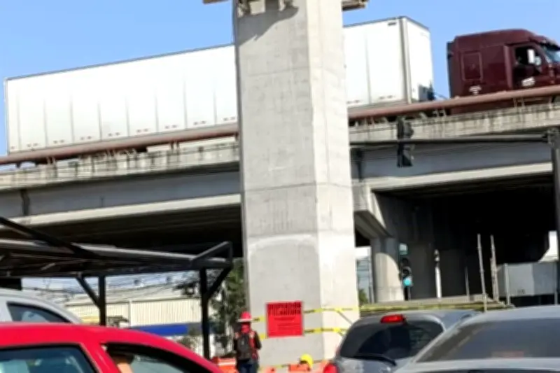 San Nicolás suspende columna de Línea 6 del Metro por fallas estructurales