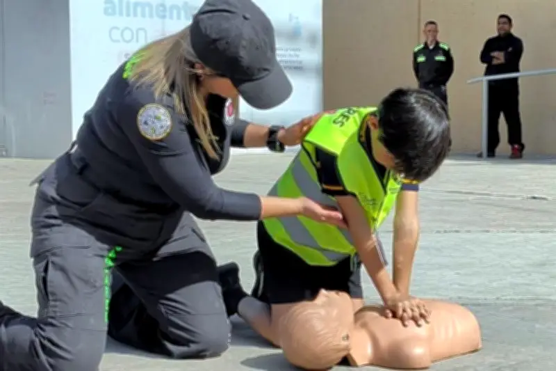Santa Catarina capacita a niños en primeros auxilios para emergencias