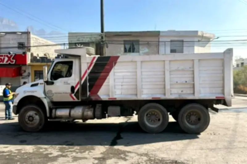 Santa Catarina retira 20 vehículos oficiales por deuda de 30 millones de pesos