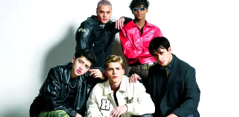 Santos Bravos: Juventud y Autenticidad en la Presión de la Fama Musical