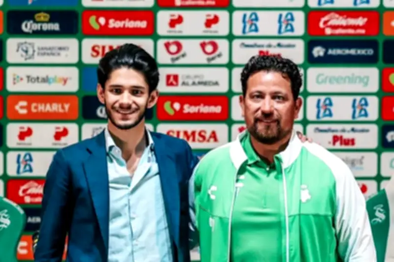 Santos Laguna presenta a Omar Tapia como su nuevo director técnico para el Clausura 2025