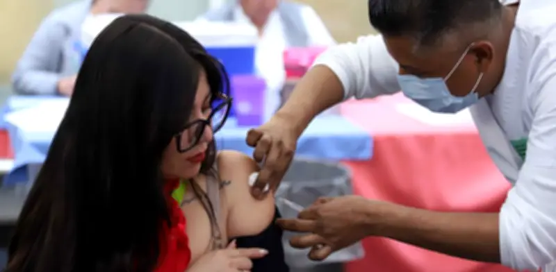 Sarampión en Nuevo León: Casos aumentan a 18 y autoridades lanzan macrobrigada de vacunación