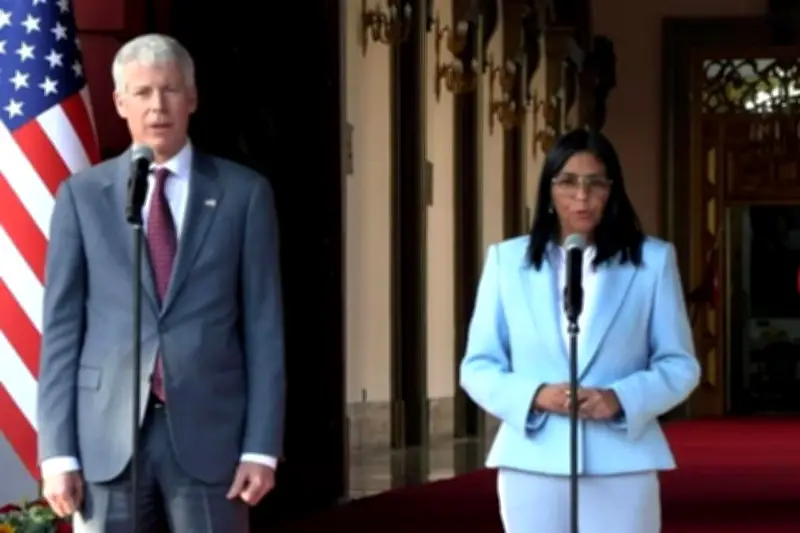 Secretario de Trump visita Venezuela en misión diplomática clave