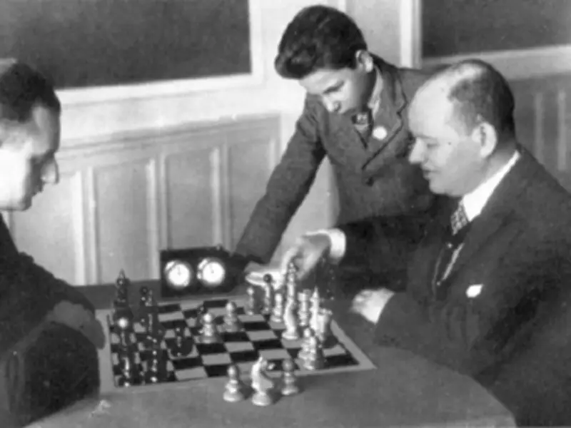 Semmering 1926: La épica victoria de Spielmann sobre Alekhine en un duelo de ajedrez histórico