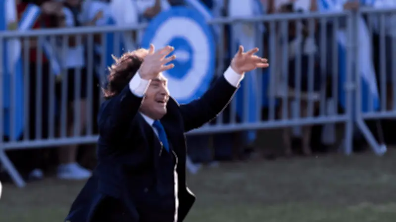 Senado argentino aprueba reforma laboral de Milei tras intenso debate y protestas