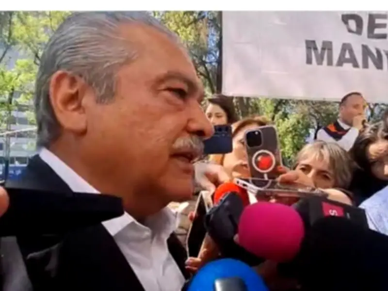 Senador Morón amenaza con denuncia tras acusación por asesinato de alcalde