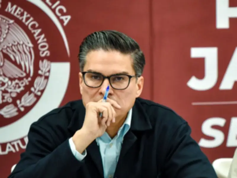 Senador Pável Jarero celebra aprobación de jornada laboral de 40 horas en México