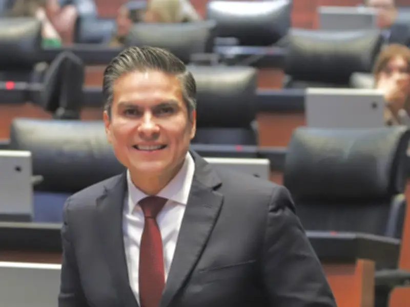 Senador Pável Jarero desmiente que reforma de 40 horas afecte descanso laboral