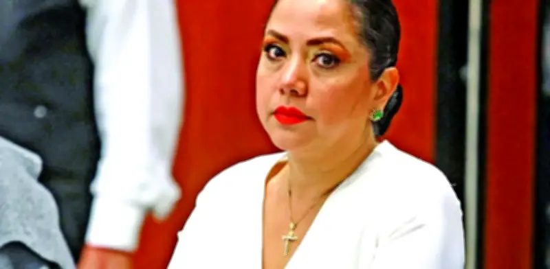 Senadora Guerra denuncia abandono y venganzas tras polémica por salón de belleza en el Senado