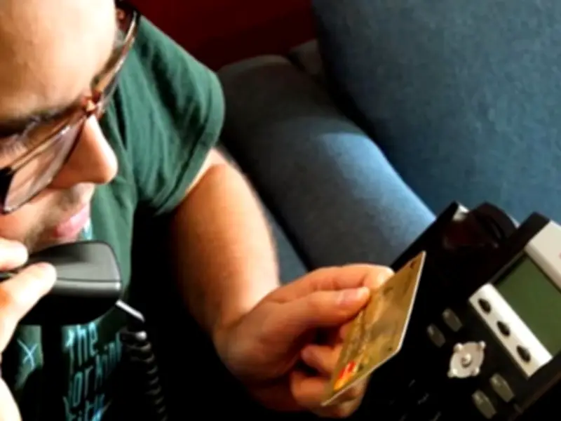 Senadores buscan frenar hostigamiento de cobranza con multas de hasta un millón de pesos